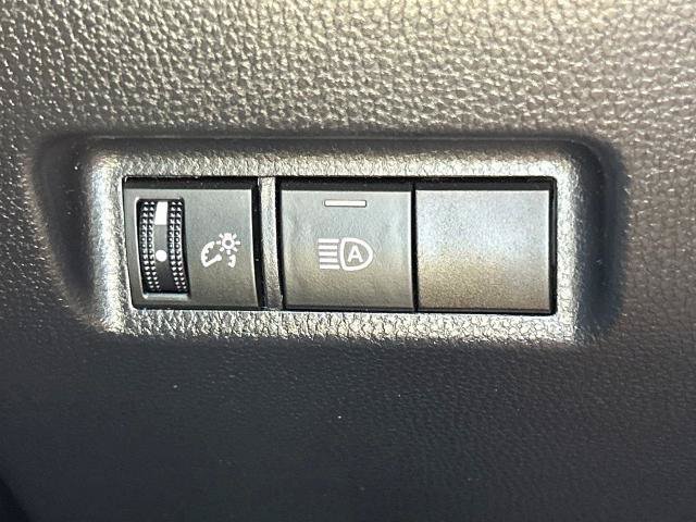 Used 2022 Toyota RAV4 LE FWD image 28