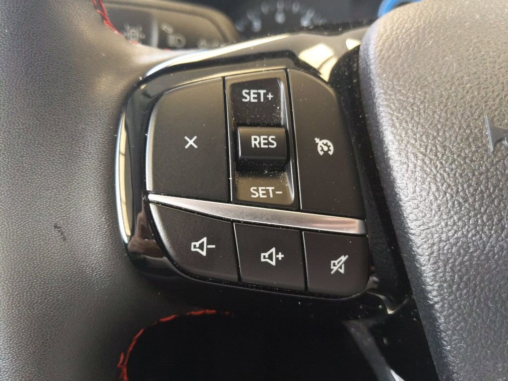 Certified 2022 Ford Escape SEL w/ SEL Stealth AWD Package image 18