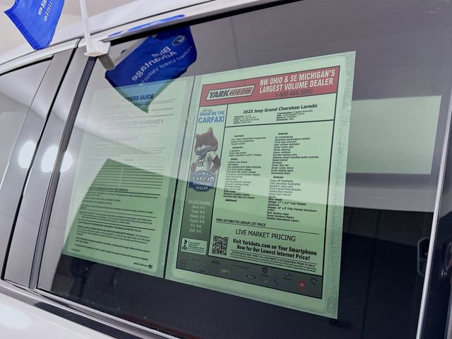 Used 2023 Jeep Grand Cherokee Laredo image 14