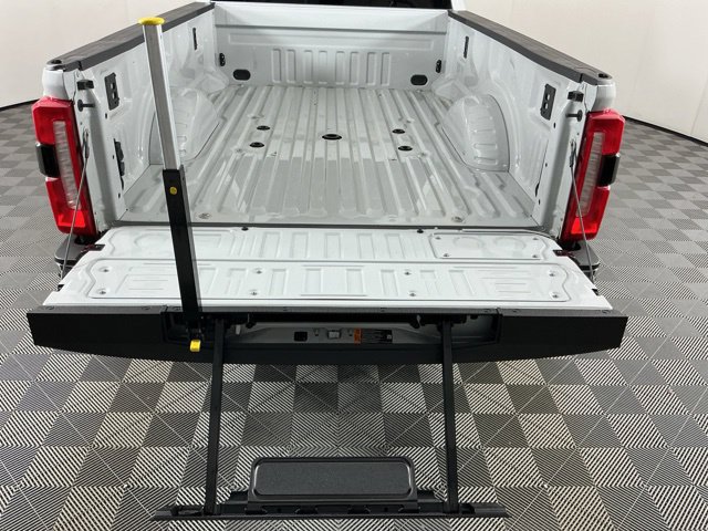 Certified 2025 Ford F450 Lariat w/ FX4 Off-Road Package AWD/4WD image 8
