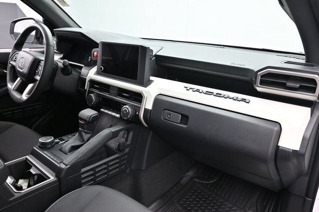 Used 2024 Toyota Tacoma TRD Sport AWD/4WD image 27