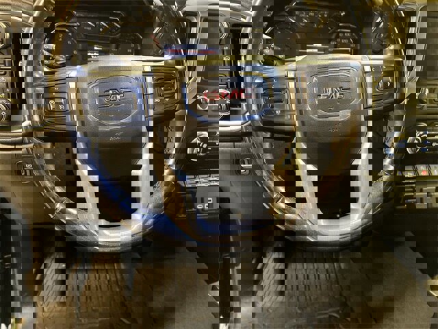 Used 2020 GMC Sierra 1500 SLE w/ Remote Start Package image 9