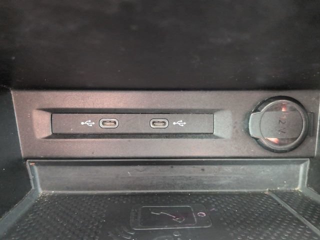 Used 2022 Volkswagen Tiguan SE w/ Panoramic Sunroof Package FWD image 25