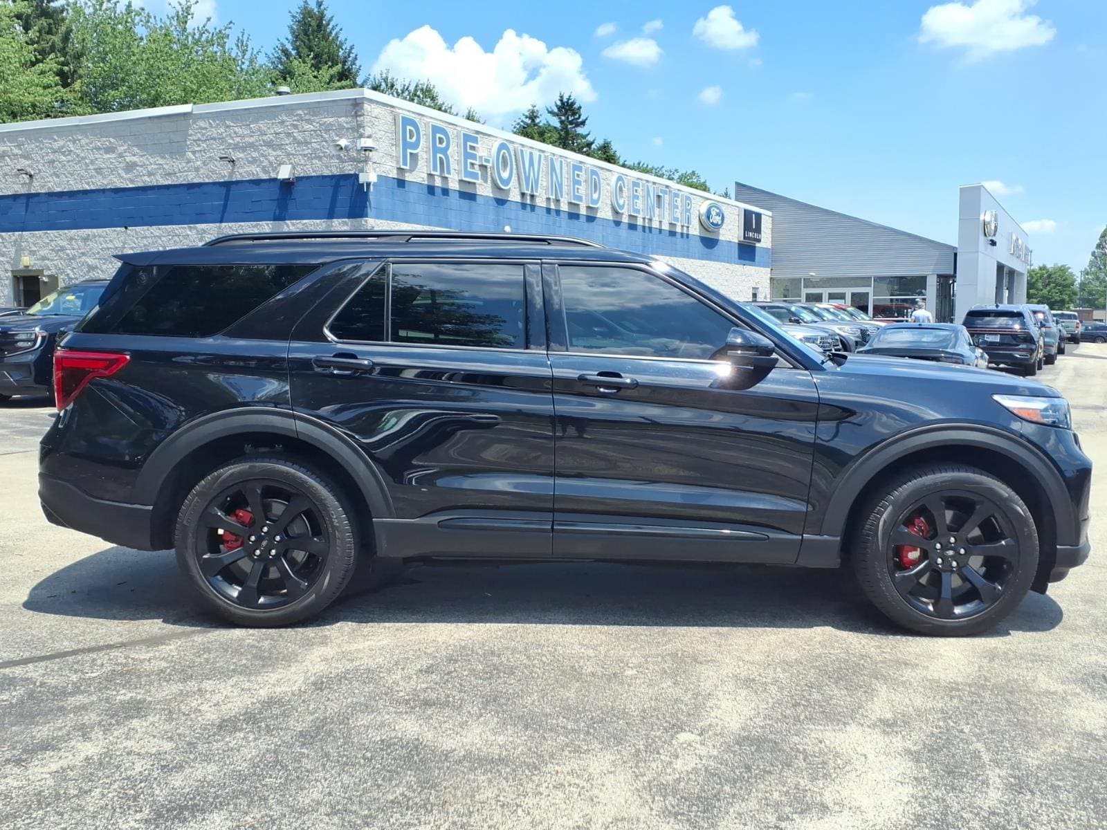 Certified 2023 Ford Explorer ST w/ Equipment Group 401A AWD/4WD image 3