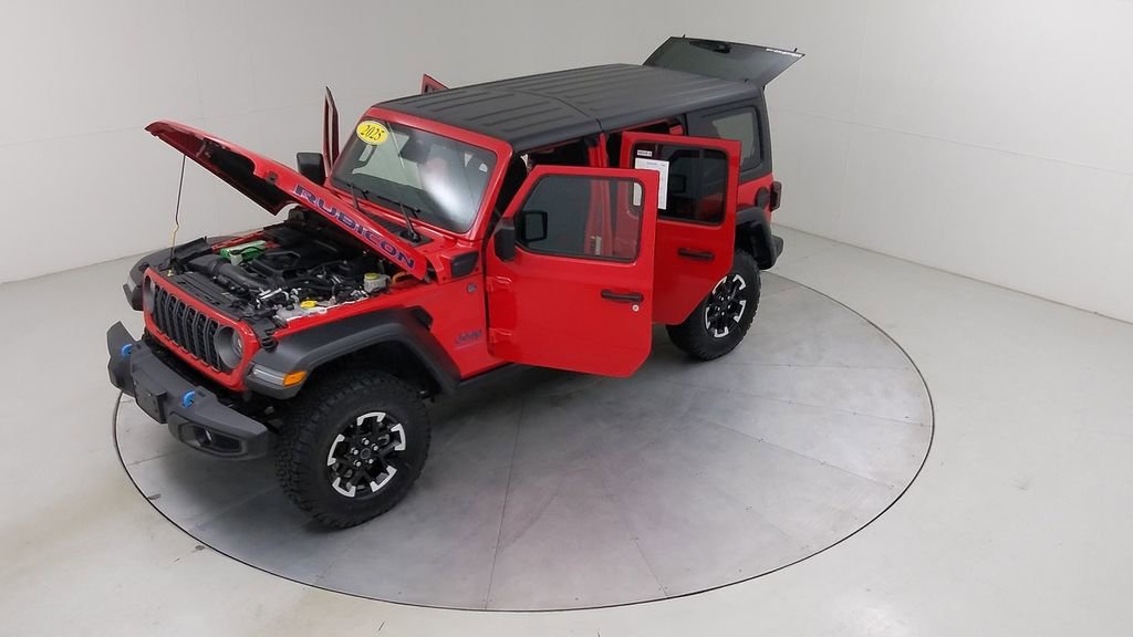 Used 2025 Jeep Wrangler Unlimited Rubicon 4xe w/ Convenience Group AWD/4WD image 57