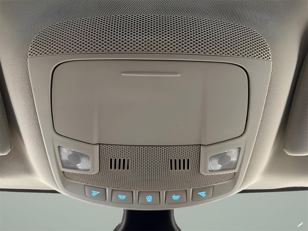 Certified 2021 Ford Edge SE w/ Cargo Accessory Package image 12