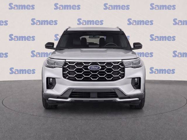 Certified 2025 Ford Explorer Platinum RWD image 5