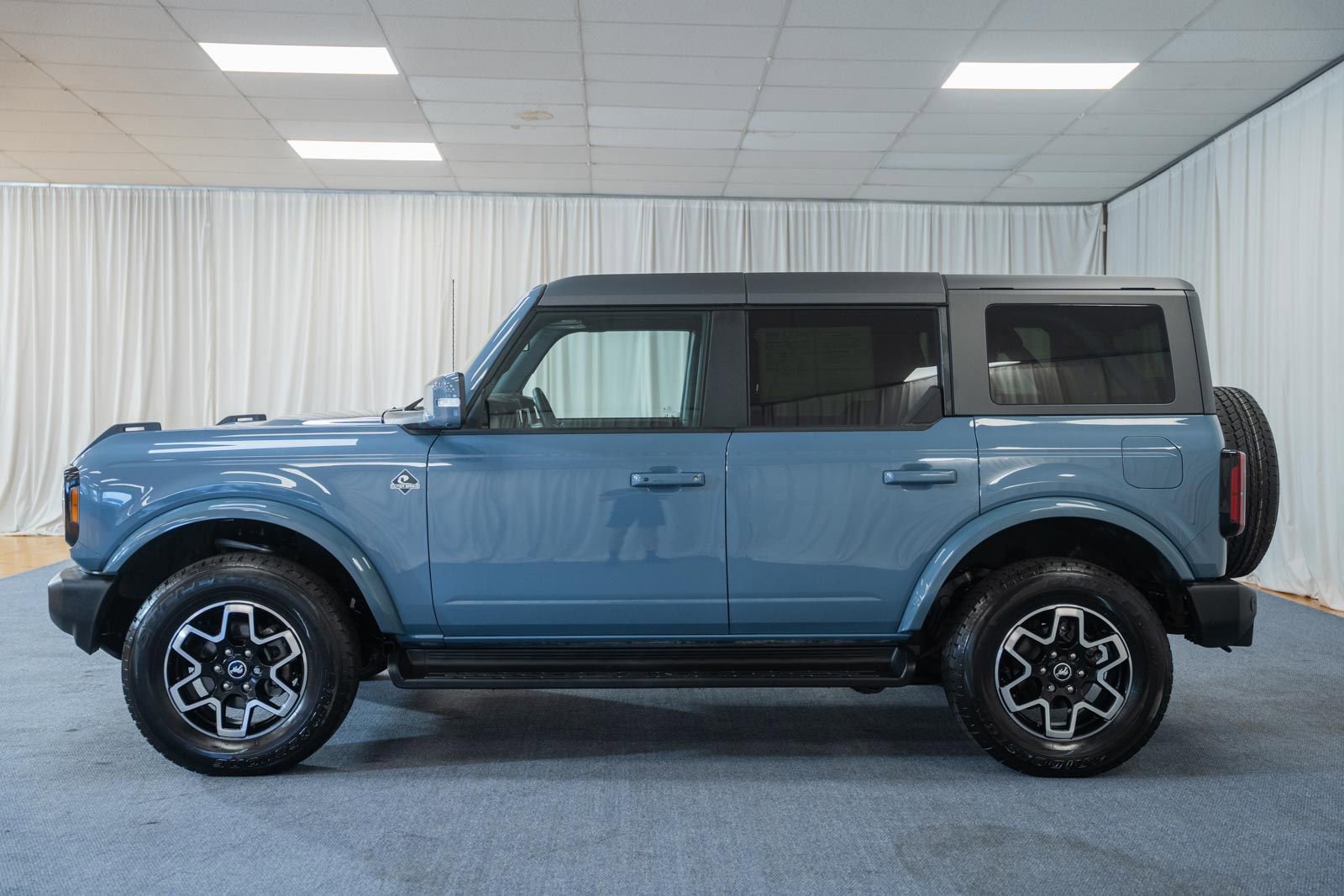 Certified 2025 Ford Bronco Outer Banks AWD/4WD image 4