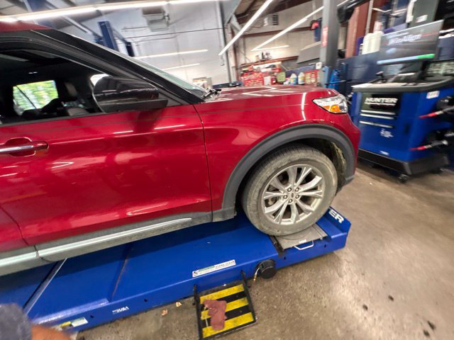 Certified 2021 Ford Explorer Limited w/ Equipment Group 301A AWD/4WD image 21