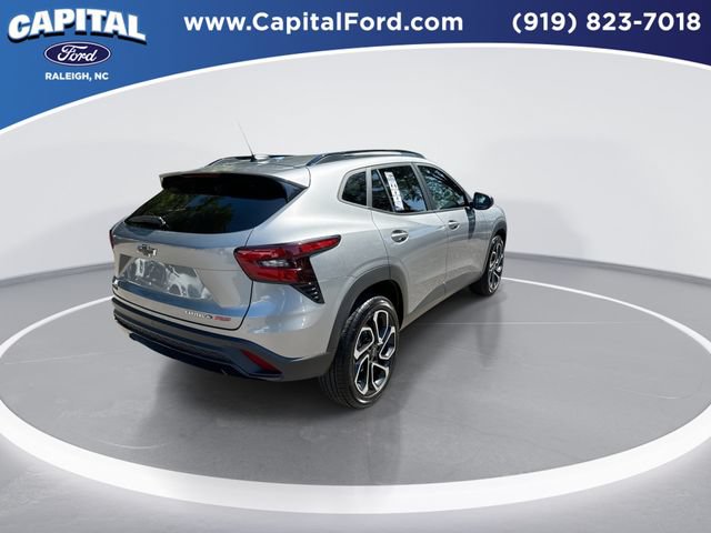 Used 2025 Chevrolet Trax RS w/ Driver Confidence Package FWD image 8