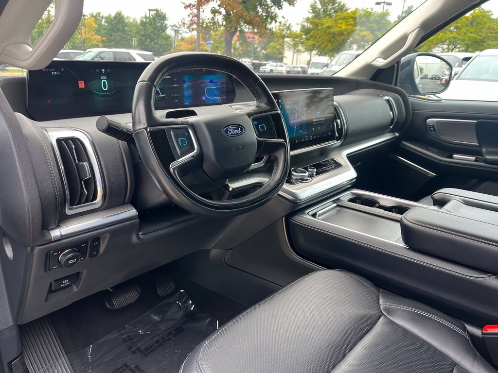Certified 2025 Ford Expedition Max Platinum w/ Driver's Package AWD/4WD image 25
