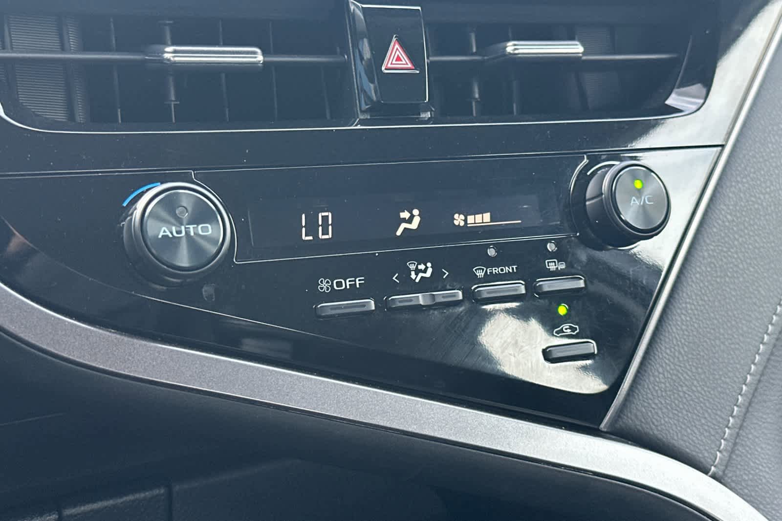 Used 2024 Toyota Camry SE FWD image 19