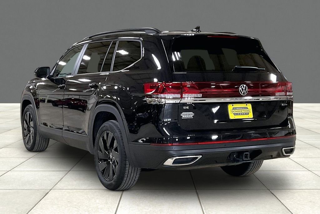 Used 2025 Volkswagen Atlas SE image 2