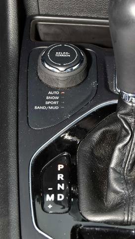 Used 2019 Jeep Cherokee Limited image 23