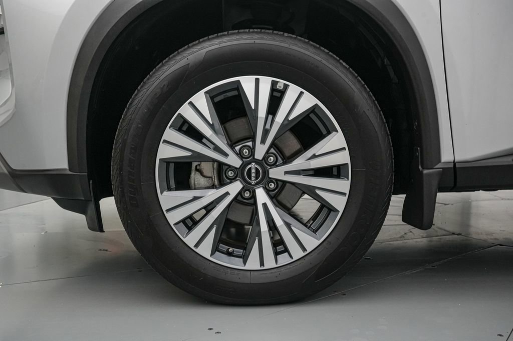 Used 2023 Nissan Rogue SV AWD/4WD image 10
