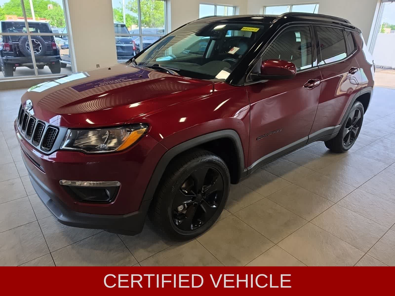 Used 2021 Jeep Compass Latitude w/ Sun and Sound Group AWD/4WD image 1