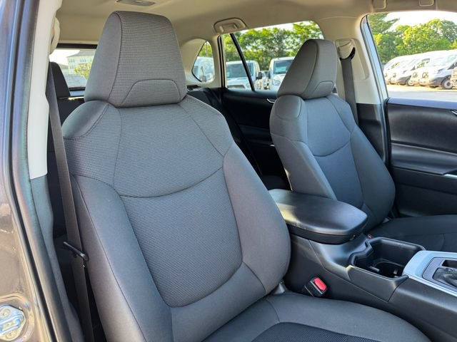 Used 2025 Toyota RAV4 LE AWD/4WD image 19