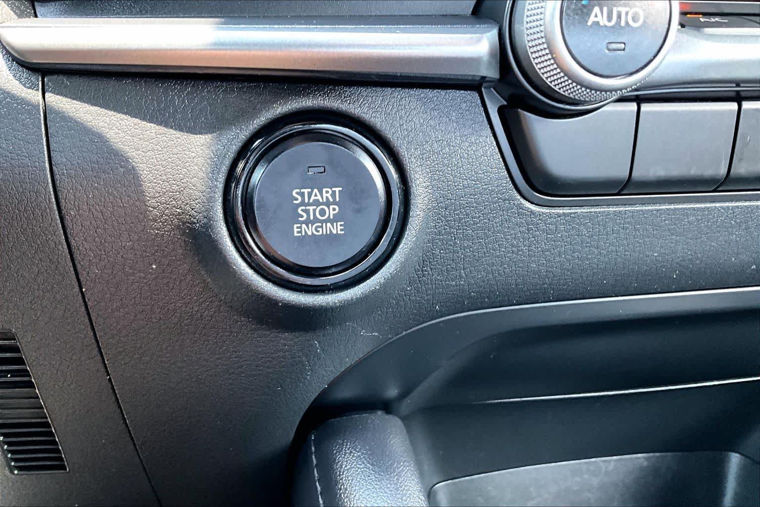 Used 2024 MAZDA MAZDA3 s FWD image 32