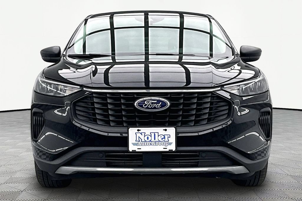 Certified 2024 Ford Escape Active w/ Cold Weather Package FWD image 3