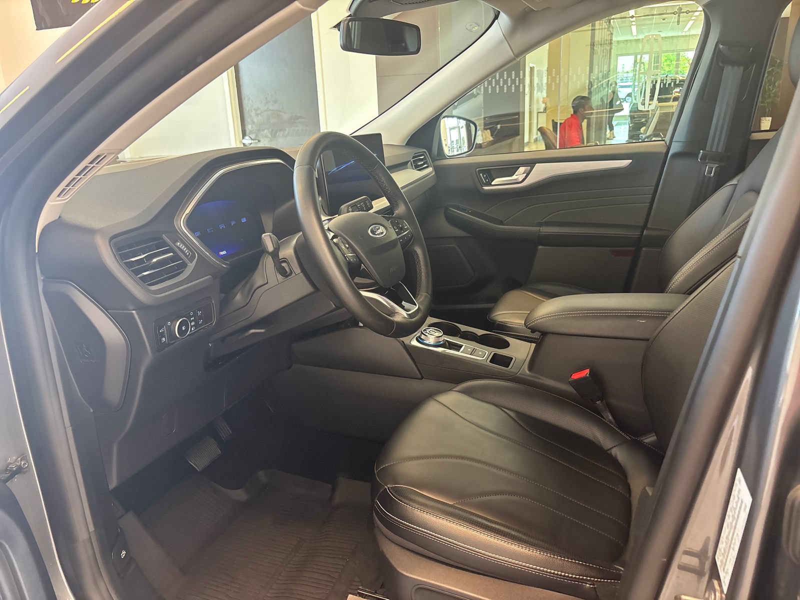 Certified 2025 Ford Escape SE w/ PHEV Premium Package FWD image 12