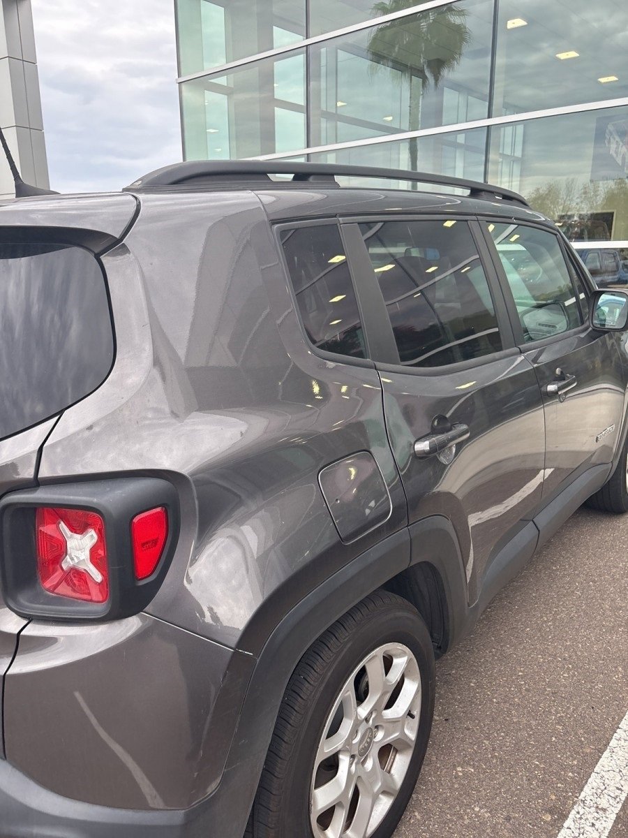 Used 2018 Jeep Renegade Latitude image 7