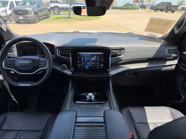 Used 2024 Jeep Wagoneer L Series II RWD image 25
