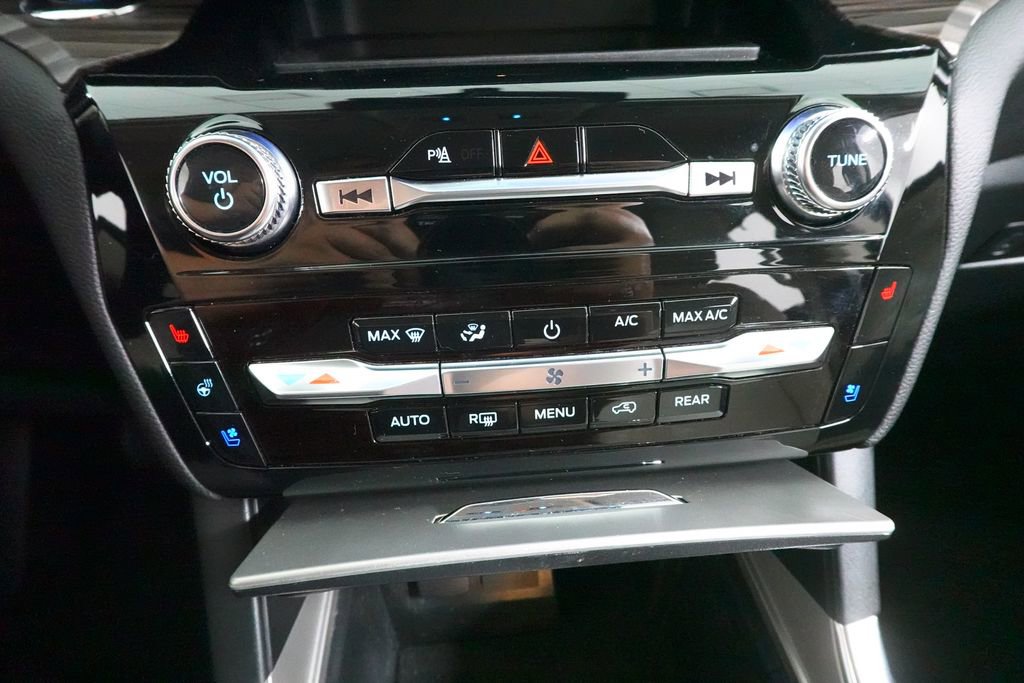 Certified 2023 Ford Explorer Limited AWD/4WD image 16