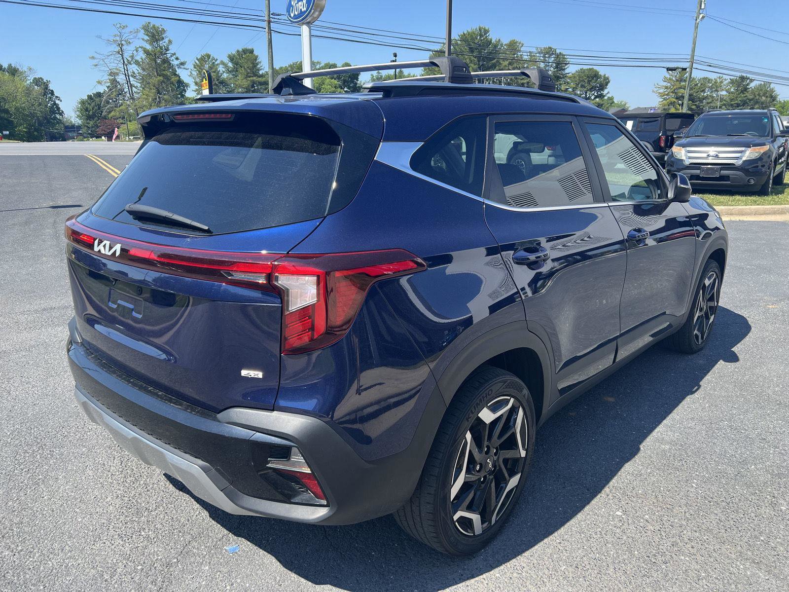 Used 2024 Kia Seltos SX w/ SX Sunroof Package AWD/4WD image 6