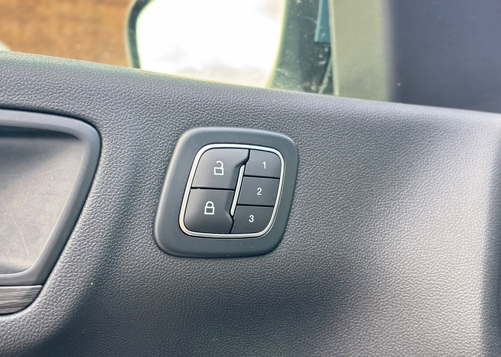 Certified 2025 Ford Escape Platinum w/ Premium Technology Package image 28