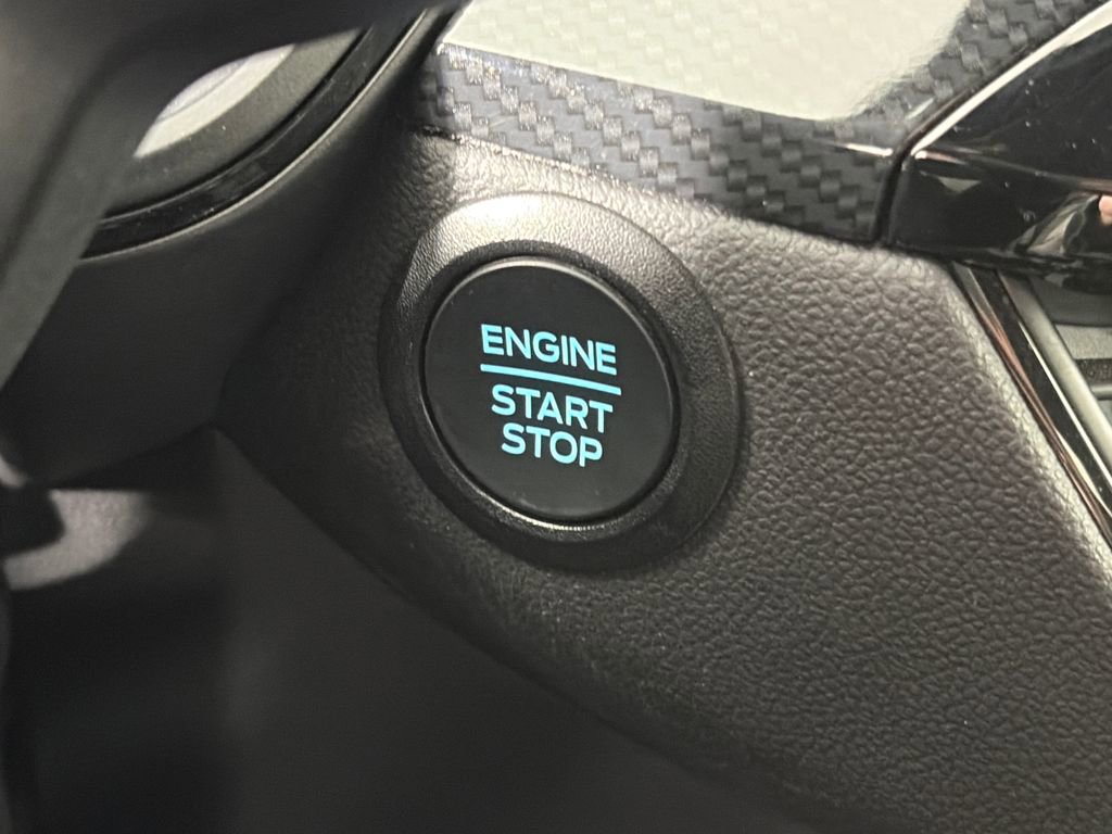 Certified 2025 Ford Escape ST-Line Select AWD/4WD image 23