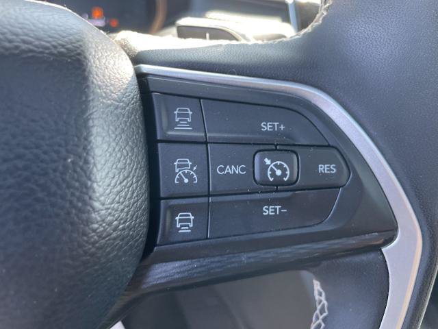 Used 2024 Jeep Grand Cherokee L Altitude AWD/4WD image 13