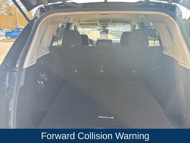 Used 2023 Nissan Rogue S image 9