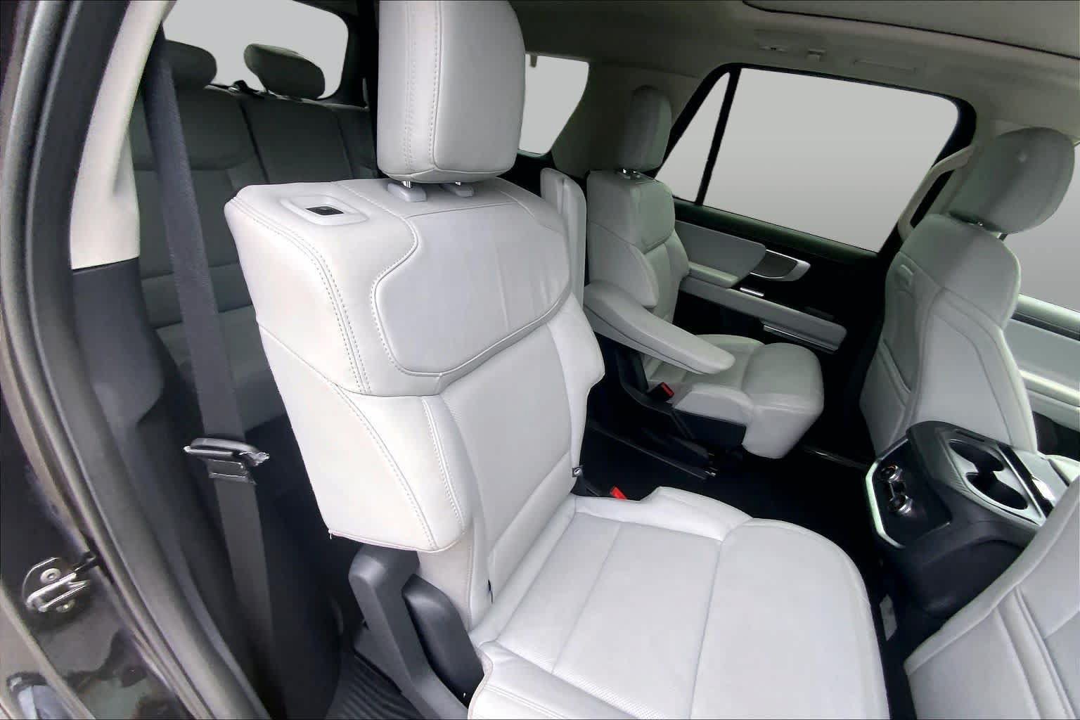 Certified 2025 Ford Expedition Platinum w/ Driver's Package AWD/4WD image 20