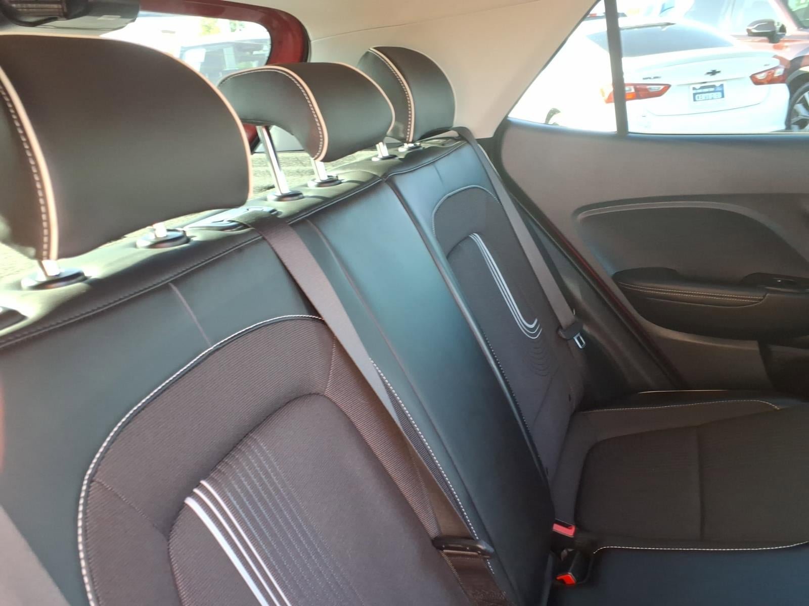 Used 2022 Hyundai Venue Limited FWD image 15