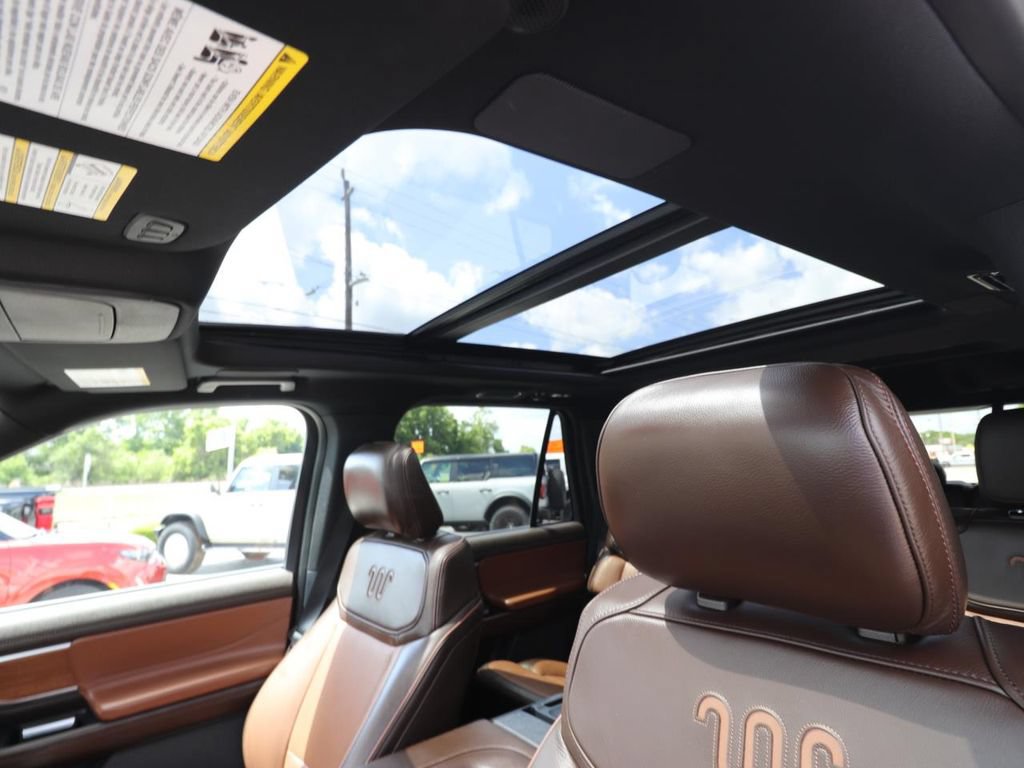 Certified 2025 Ford Expedition King Ranch AWD/4WD image 4