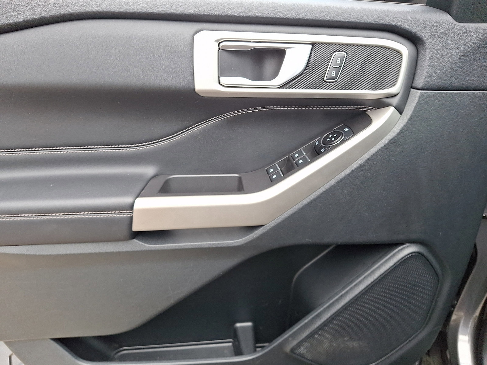 Certified 2023 Ford Explorer XLT image 15