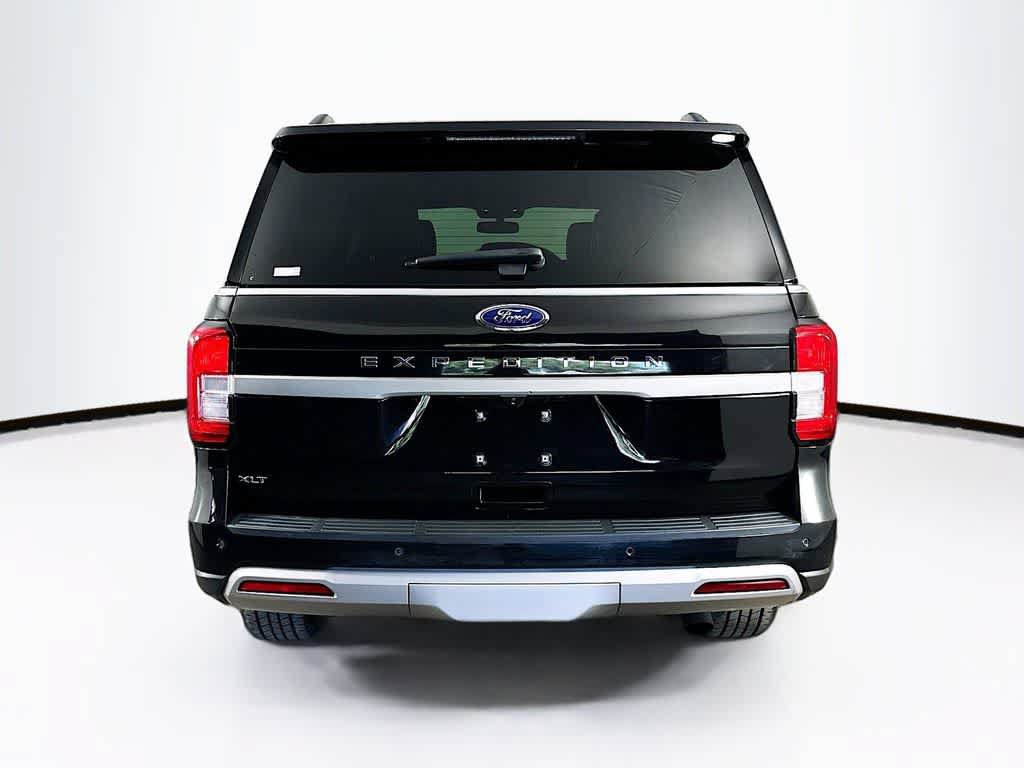Certified 2024 Ford Expedition XLT RWD image 5