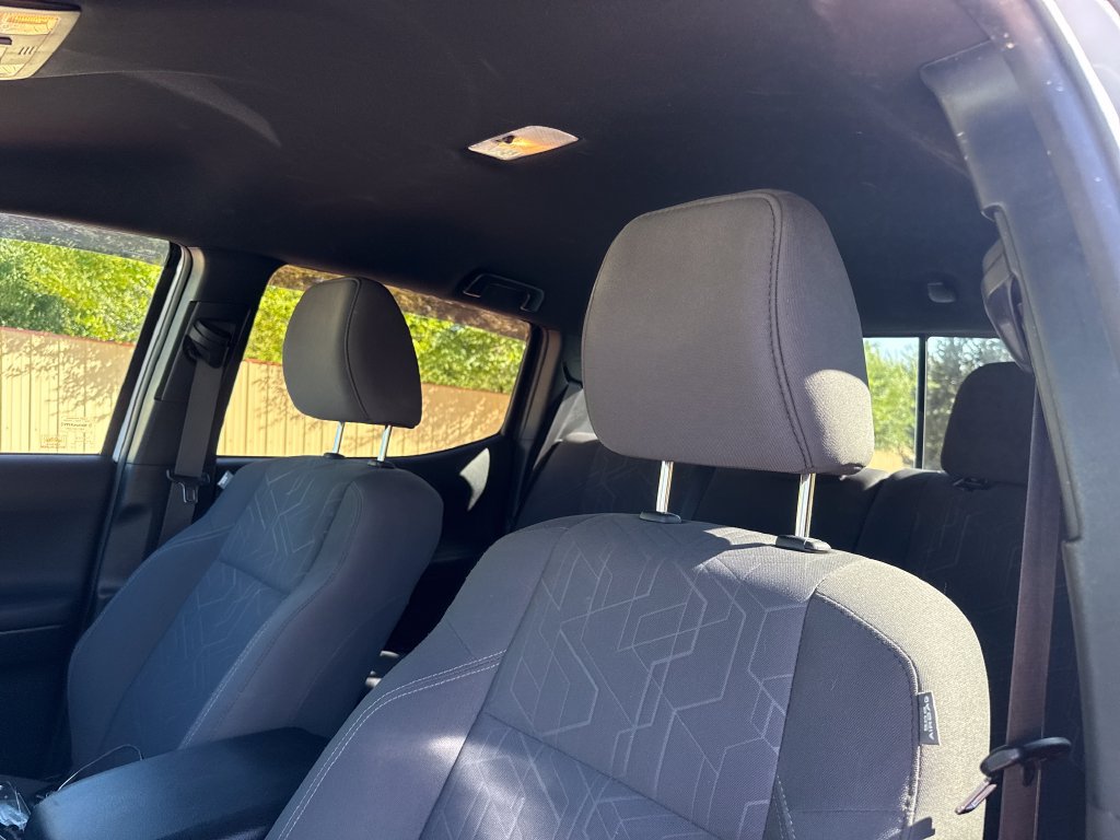 Used 2019 Toyota Tacoma TRD Off-Road AWD/4WD image 12
