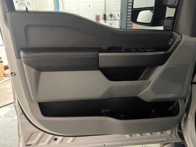 Certified 2025 Ford F250 XL w/ STX Appearance Package AWD/4WD image 16