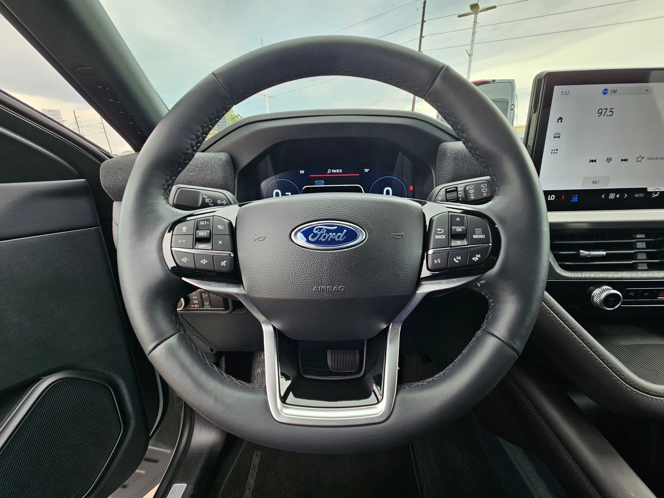 Certified 2026 Ford Explorer Platinum w/ LUX Leather Package AWD/4WD image 18