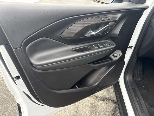 Used 2024 GMC Terrain SLT image 18