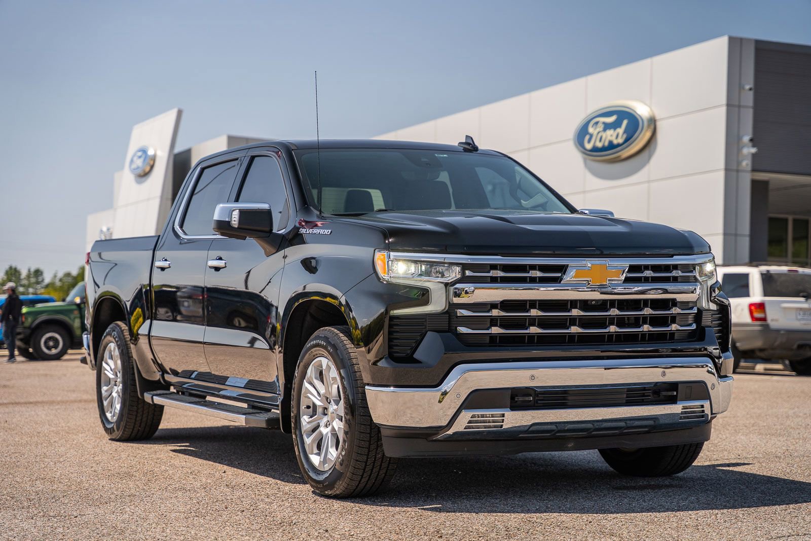 Used 2022 Chevrolet Silverado 1500 LTZ w/ LTZ Premium Package image 7