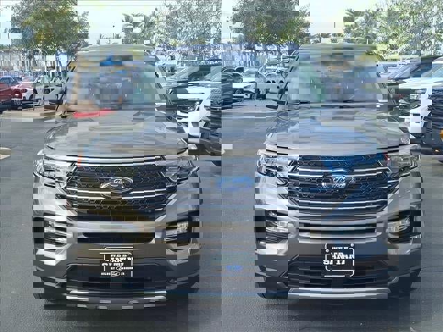 Certified 2021 Ford Explorer XLT w/ Equipment Group 202A image 9
