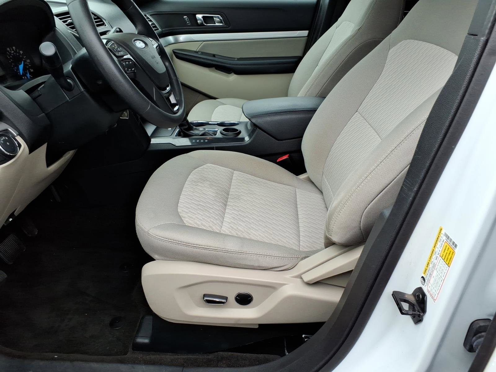 Certified 2018 Ford Explorer FWD image 15