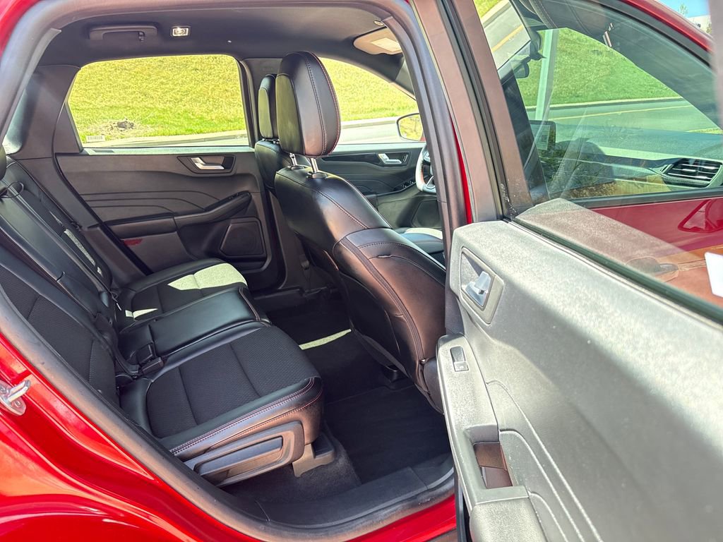 Certified 2025 Ford Escape ST-Line AWD/4WD image 23