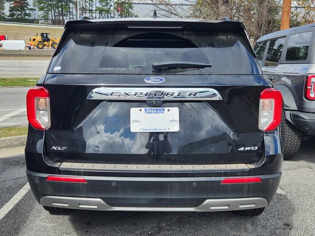 Certified 2021 Ford Explorer XLT w/ Equipment Group 202A image 6