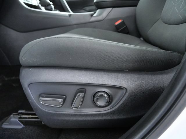 Used 2022 Toyota RAV4 XLE w/ Convenience Package AWD/4WD image 17
