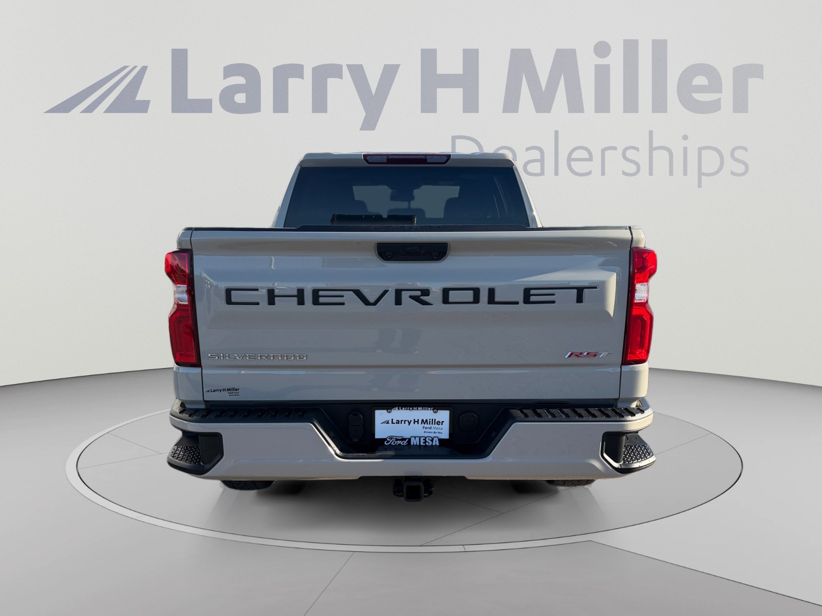 Used 2026 Chevrolet Silverado 1500 RST w/ RST Select Package AWD/4WD image 4