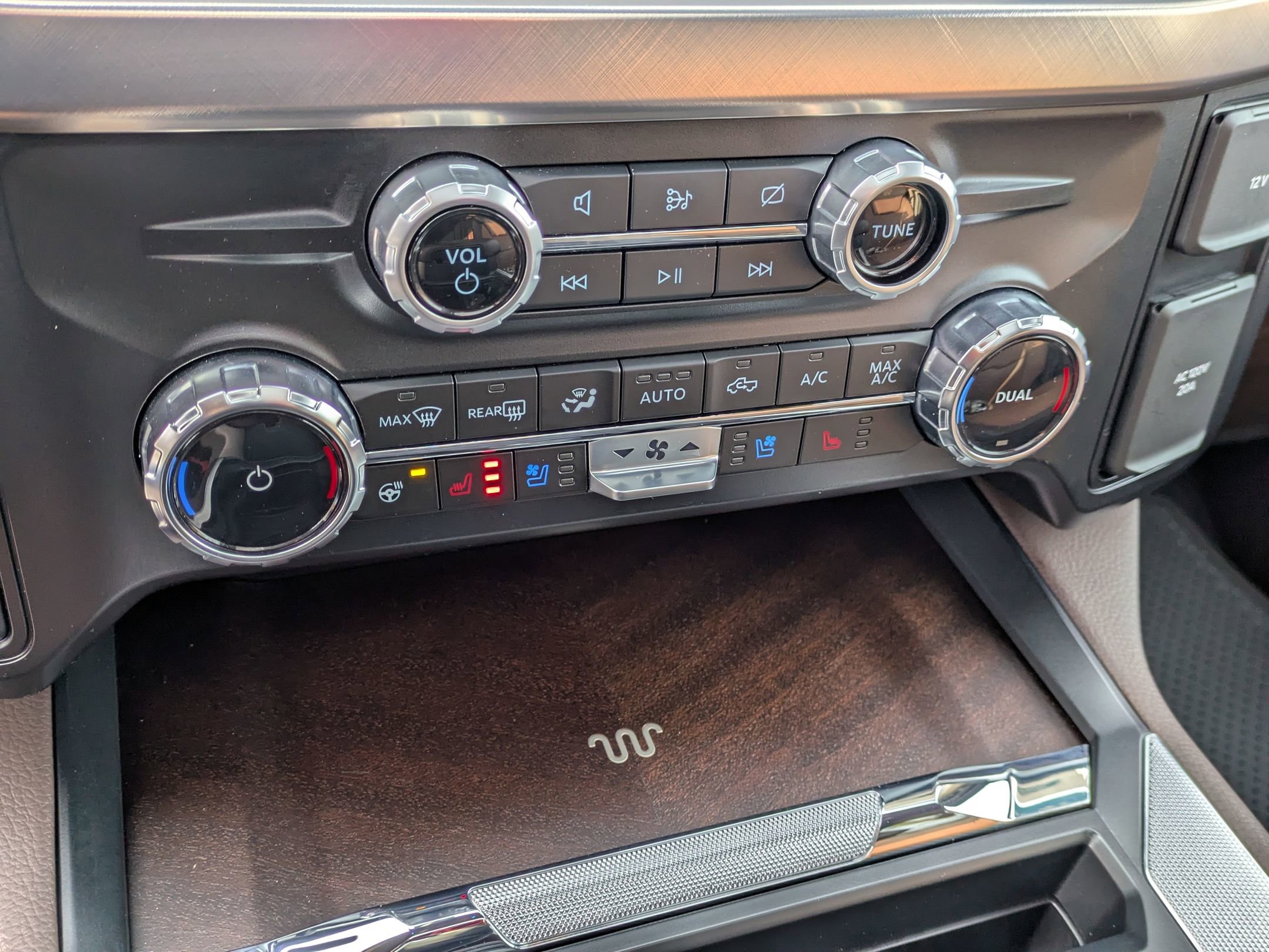 Certified 2024 Ford F250 King Ranch w/ Chrome Package image 25