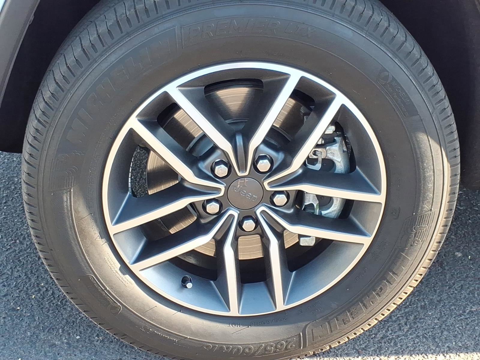 Used 2021 Jeep Grand Cherokee Limited image 9